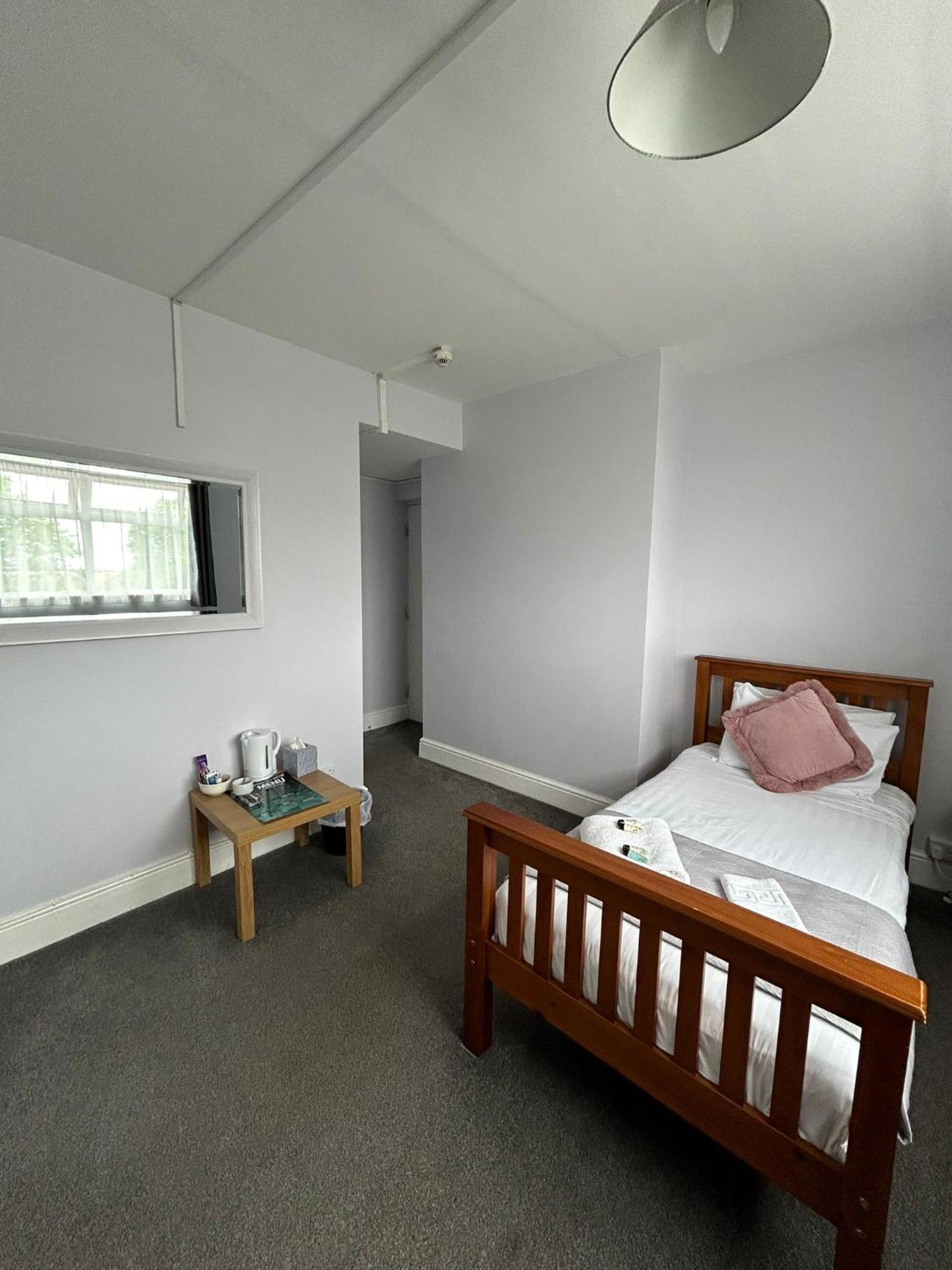 The Wheatley Hotel Doncaster Bagian luar foto