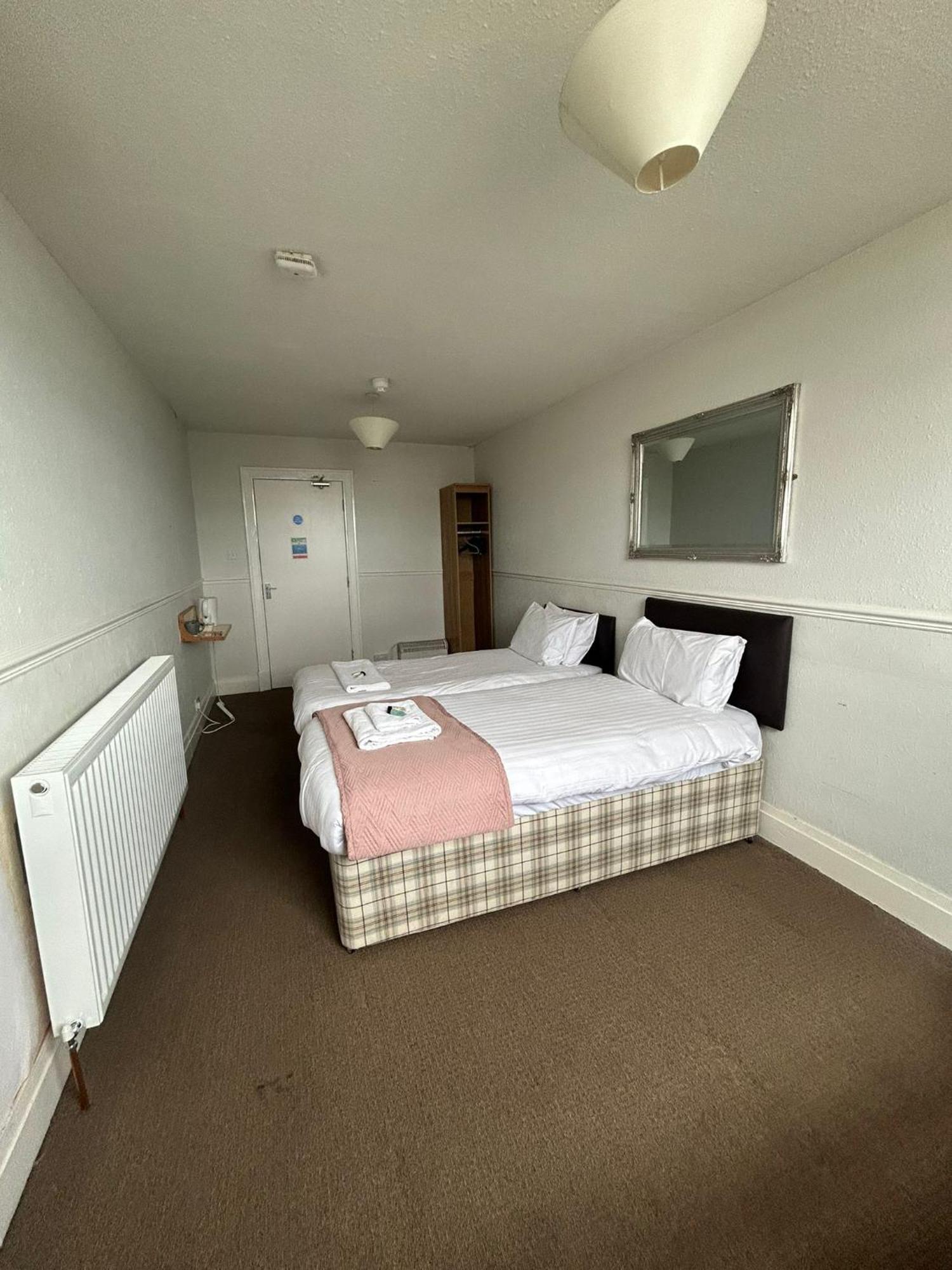 The Wheatley Hotel Doncaster Bagian luar foto