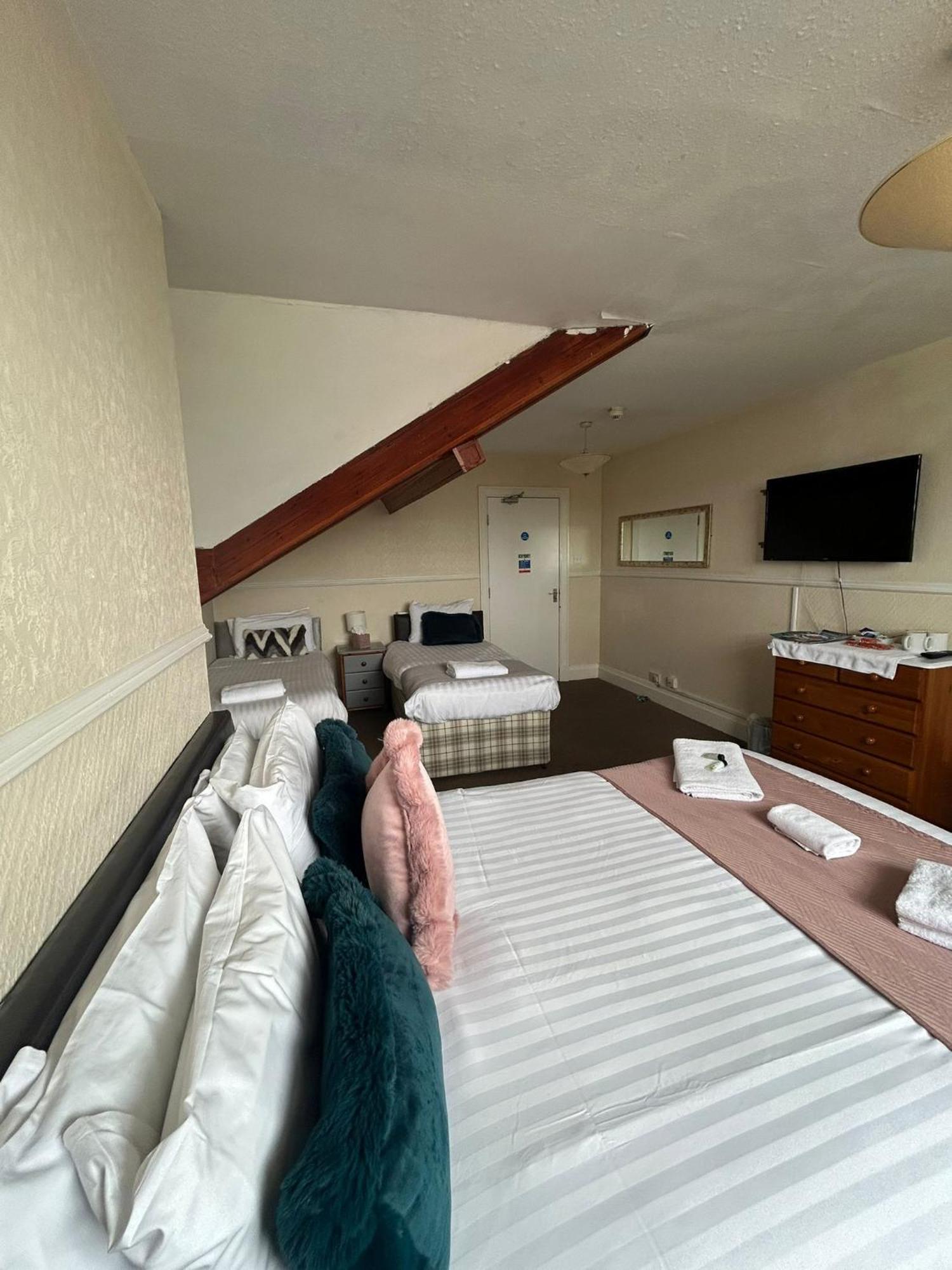 The Wheatley Hotel Doncaster Bagian luar foto