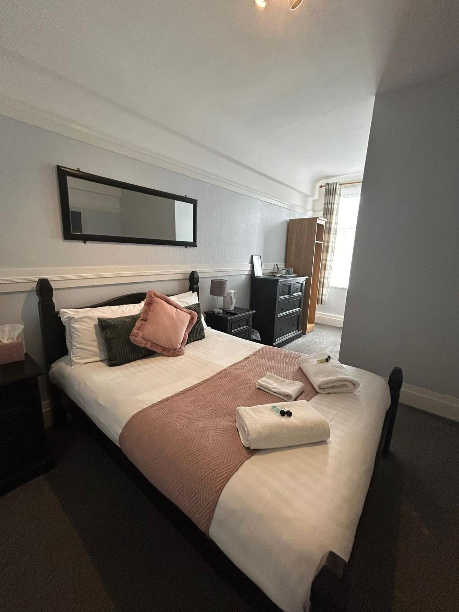 The Wheatley Hotel Doncaster Bagian luar foto