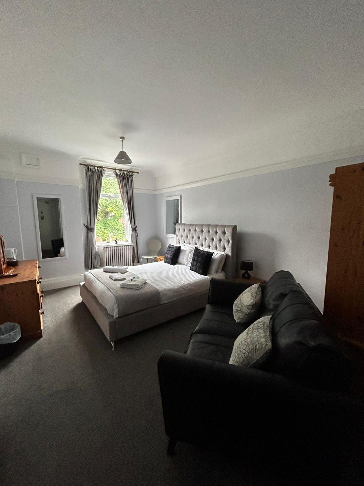 The Wheatley Hotel Doncaster Bagian luar foto