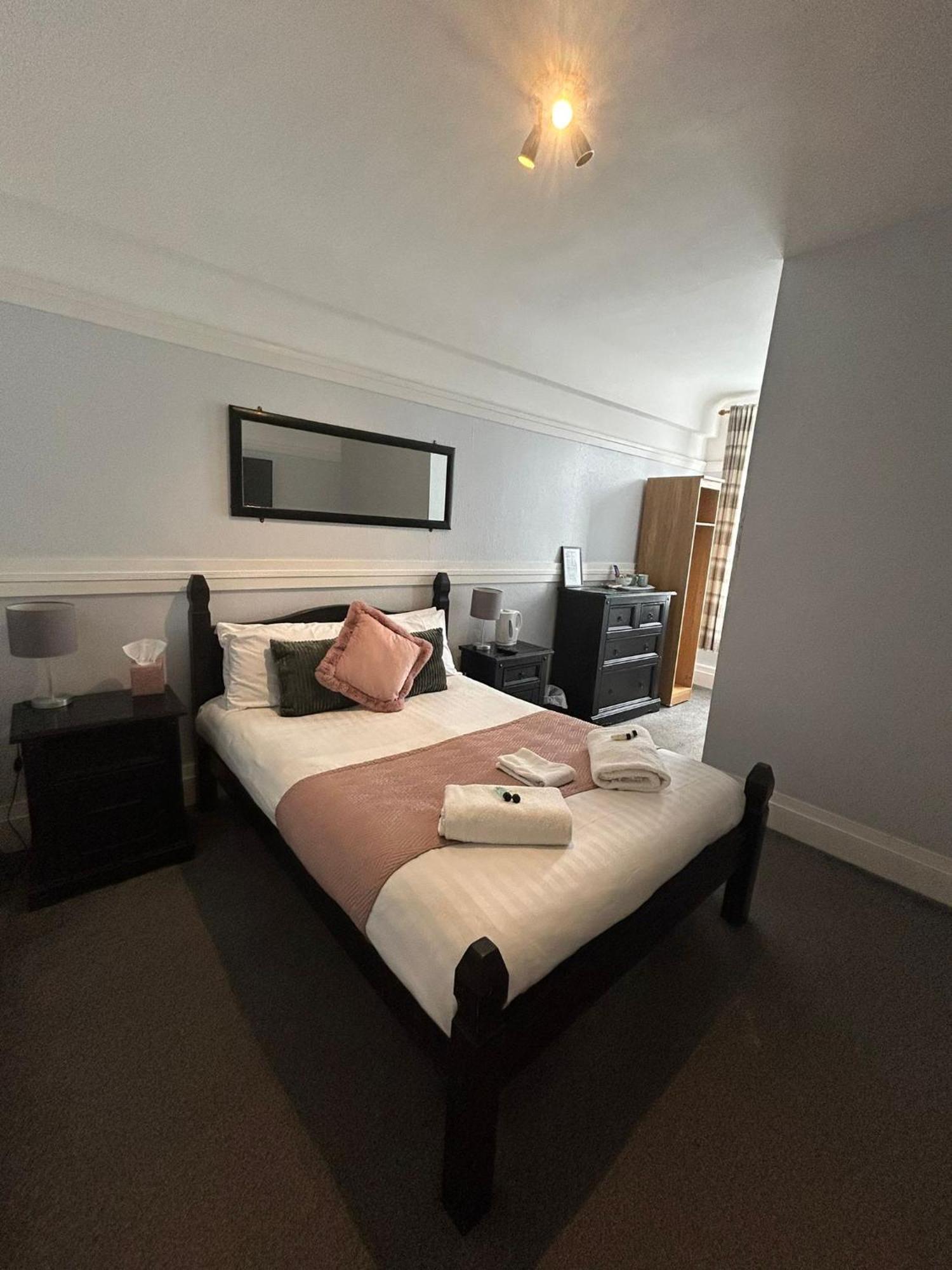 The Wheatley Hotel Doncaster Bagian luar foto